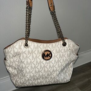 Michael Kors barely used handbag